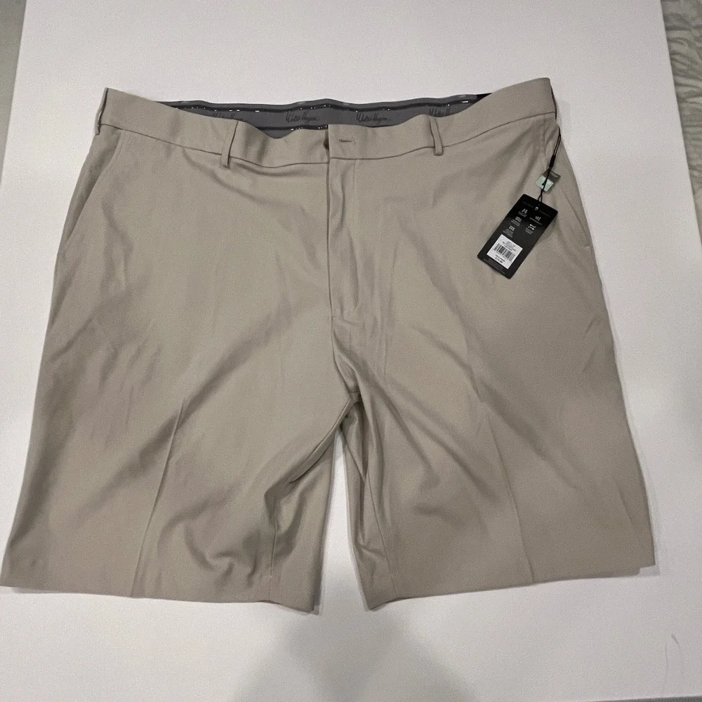 Walter Hagen Perfect 11 Golf Shorts Mens 48 Light Khaki Big & Tall NWT